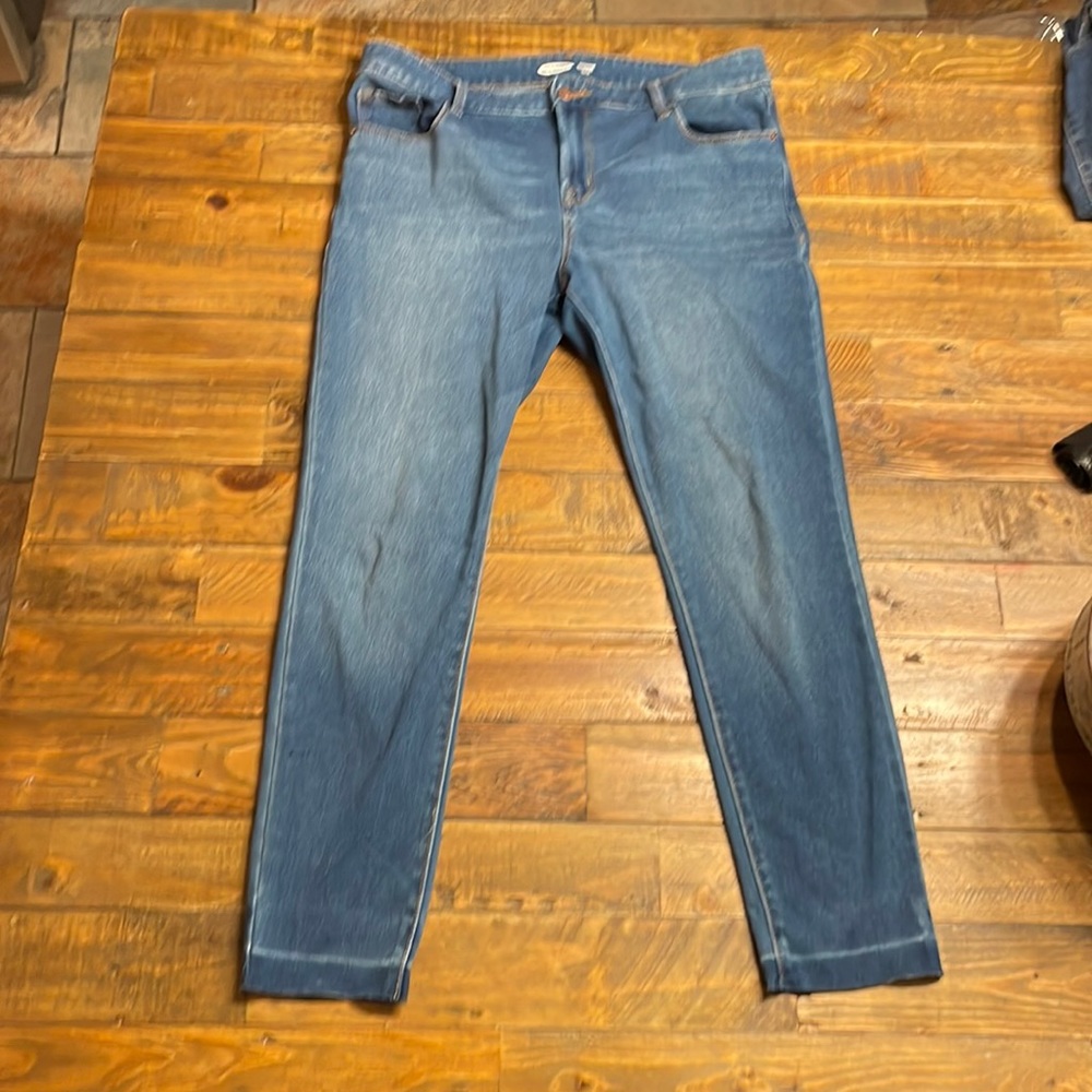 Old Navy jeans.  Rockstar super skinny.